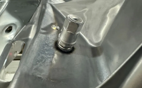 短周期螺柱焊在汽车车身焊接中的应用及难点分析